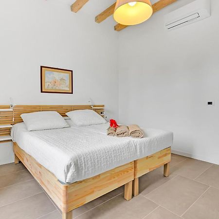 Alessia'S Flat- Naviglio Grande Apartman Buccinasco Kültér fotó